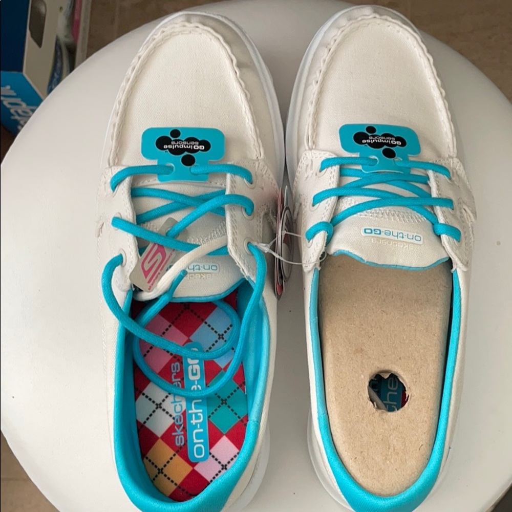 SKECHERS ON THE GO SHOES
